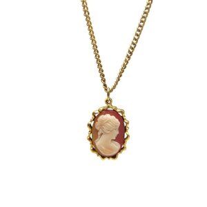 Vintage Resin Cameo Pendant Necklace Gold Tone Chain Oval Frame 20"